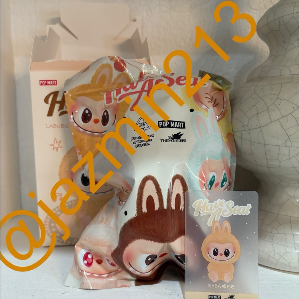 THE MONSTERS -labubu Have a Seat Vinyl Plush open box